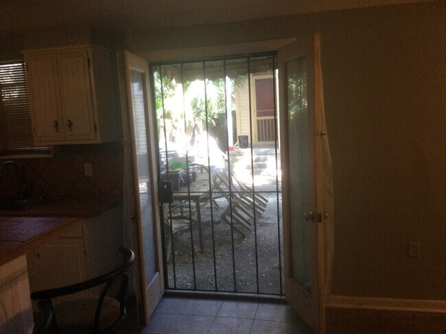 Building Photo - 8224 Freret St