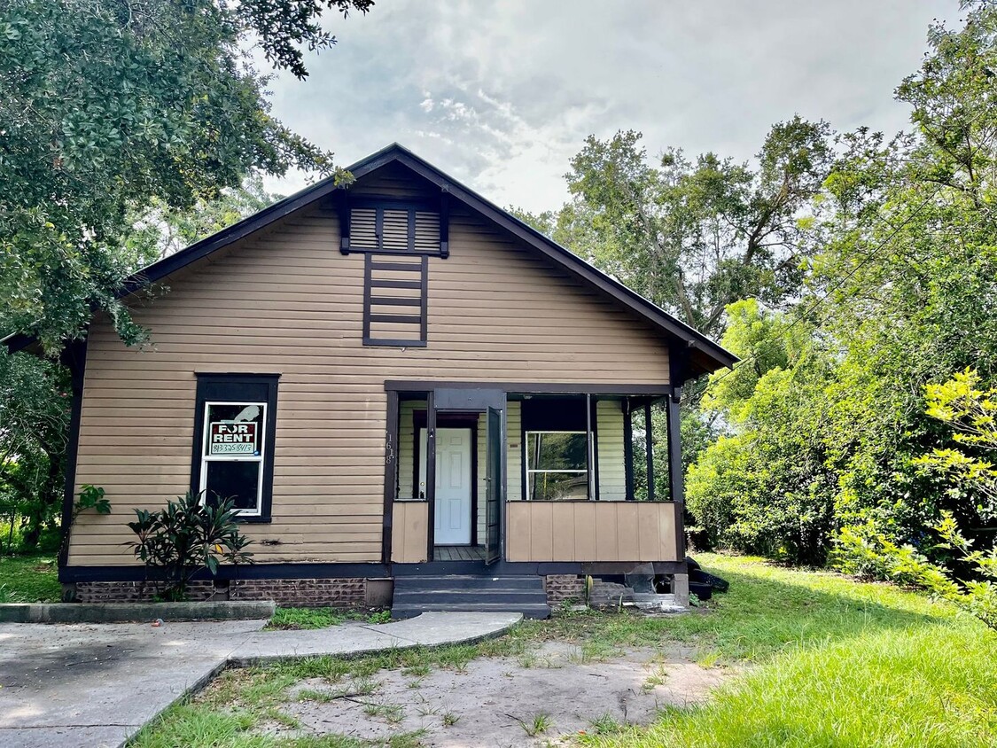 Primary Photo - NICE 3BR/1BA Lakeland Home w/Large Covered...