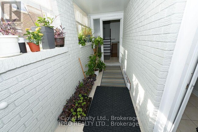 Photo du bâtiment - 3765-3765 Keenan Crescent