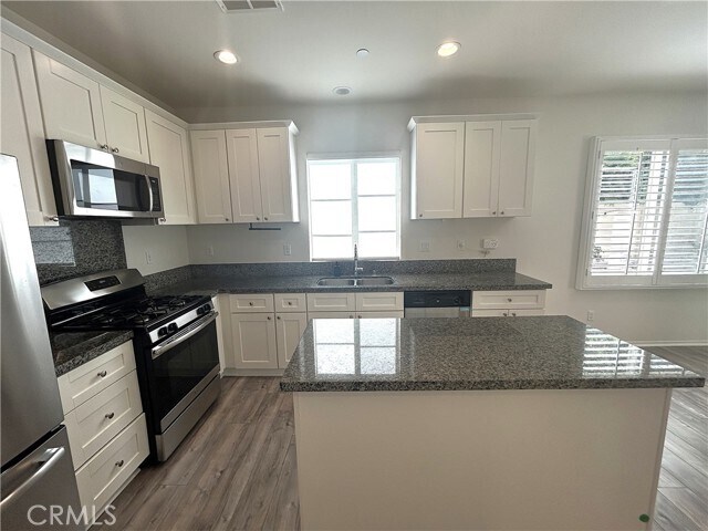 Foto del edificio - 253 S Vermont Ave