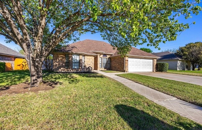 Building Photo - 1705 Lynx Cir