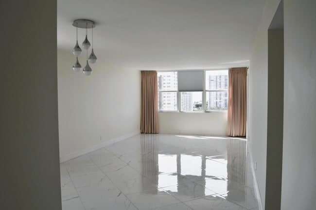 Foto del edificio - 201 N Ocean Blvd