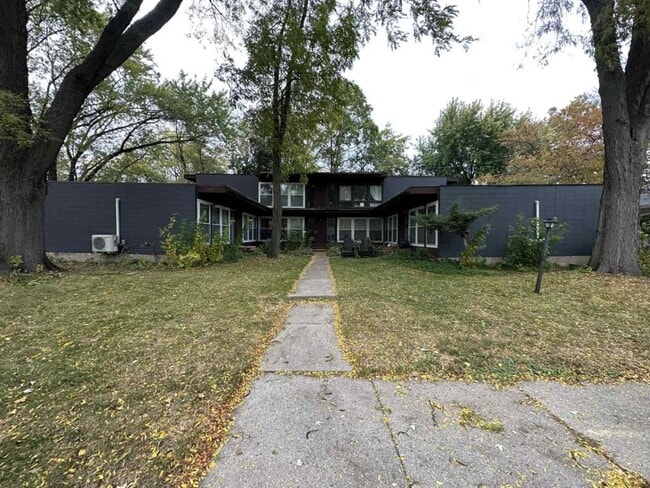 Building Photo - 3130 James St