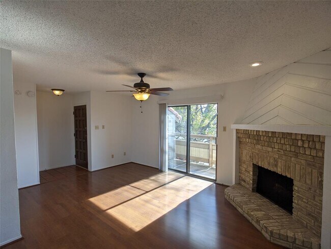 Foto del edificio - 7640 W Greenway Blvd