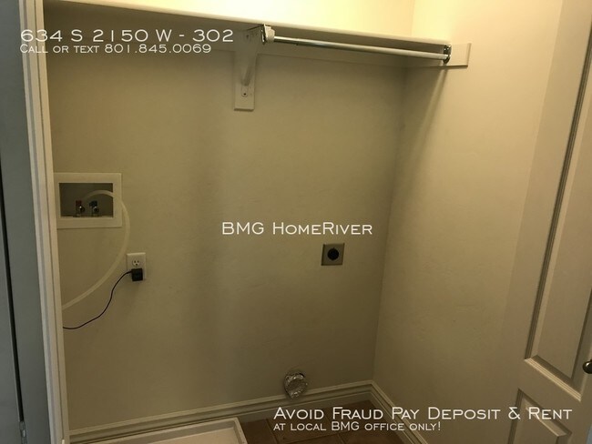 Building Photo - 3 Bed Condo with Views and Amenities!