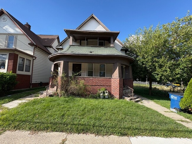 Building Photo - 1566 Western Ave