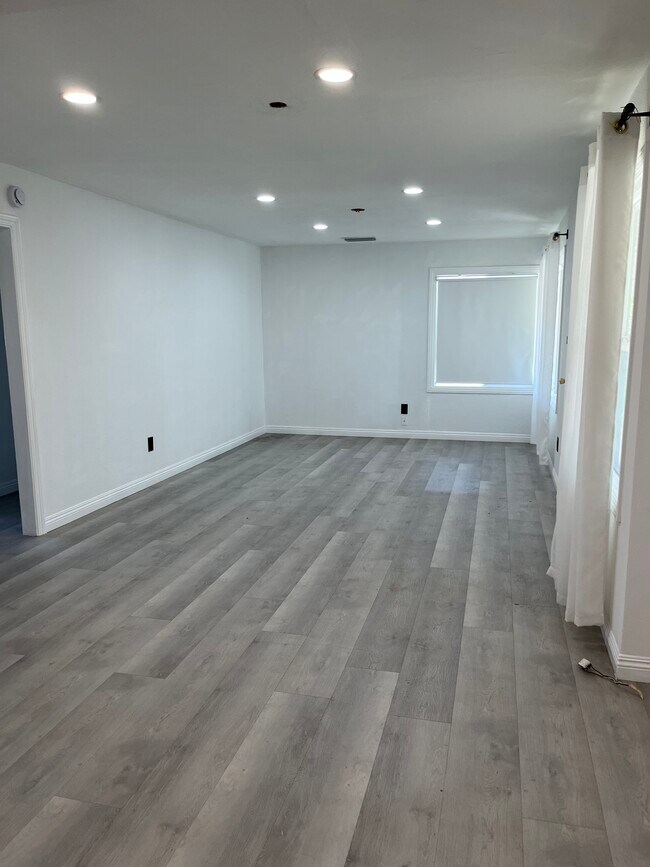 Foto del edificio - 398 N Canby St