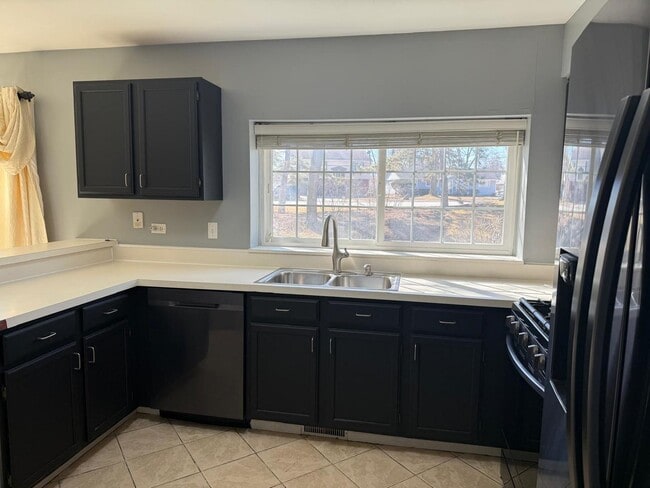 Building Photo - 295 Chrisman Dr