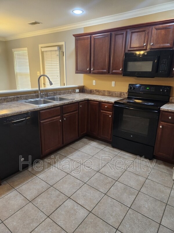 Foto del edificio - 6515 Airtree Ln