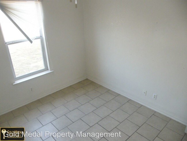 Building Photo - 1107 Circle M Dr