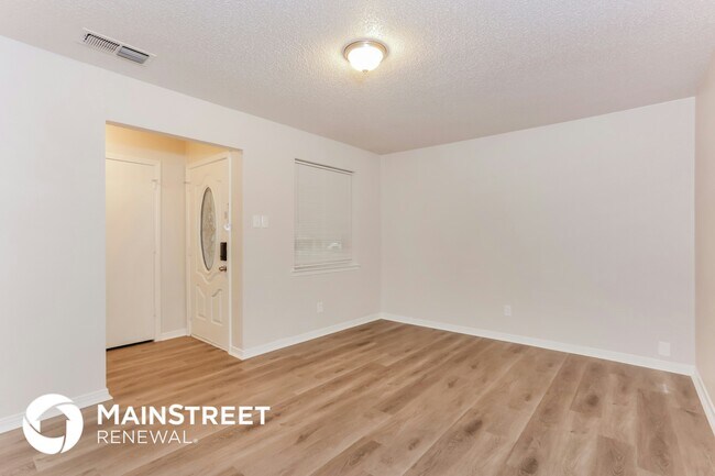 Building Photo - 328 Bennett Cir