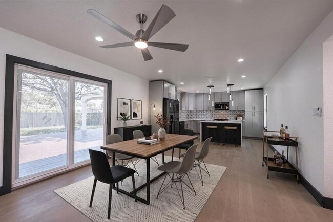 Building Photo - Updated 4 Bed 3 Bath Home with Pool in Northwood Estates