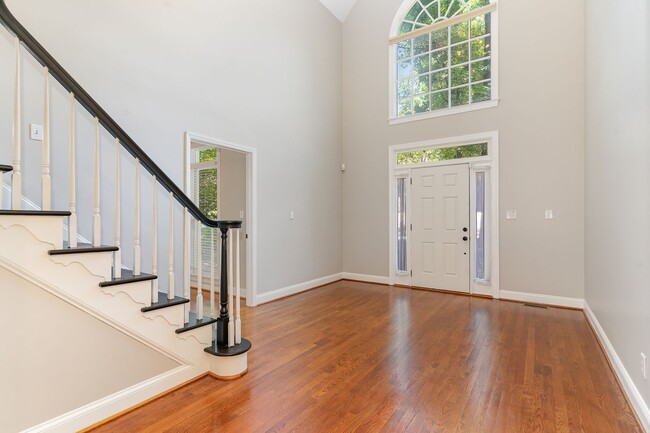 Building Photo - Unbelievably Gorgeous 4 Bedroom 4 Bath Lux...