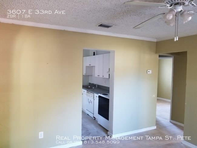 Building Photo - Cute 2 bedroom Tampa Cottage