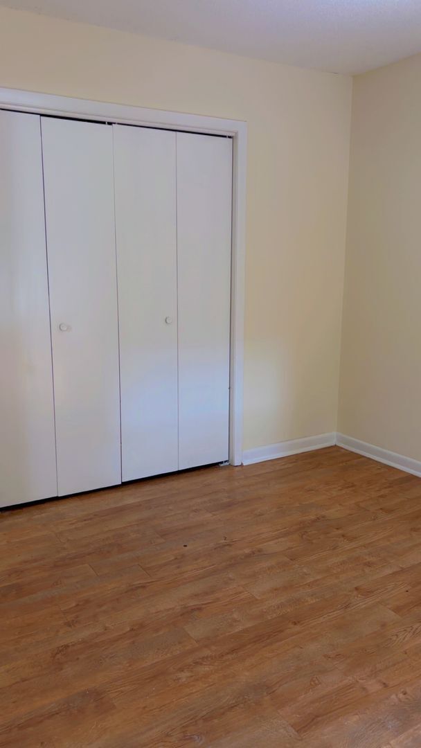 Foto del edificio - 208 N Peartree Ln