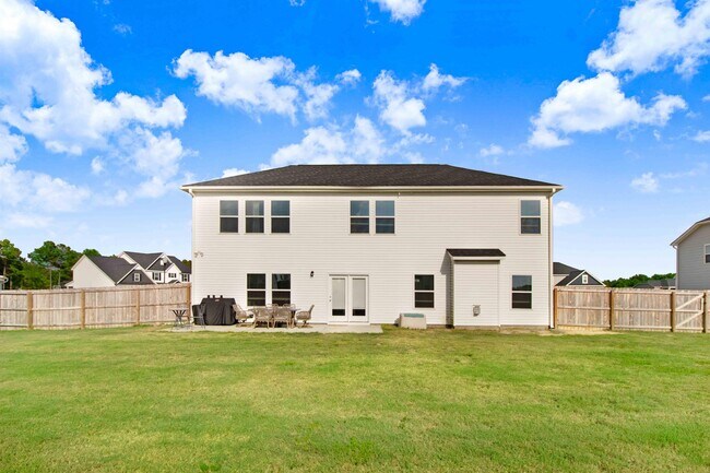 Building Photo - 405 Korbel Dr