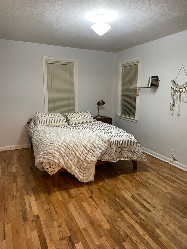 Bedroom One - 4820 W Franklin Rd
