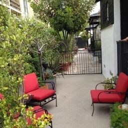 Foto del edificio - 3704 Glendon Ave