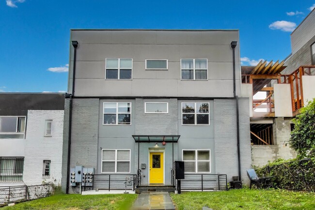 Welcome to Unit 202 at the Arboretum Condo... - Welcome to Unit 202 at the Arboretum Condo...