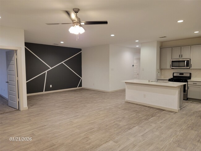 Foto del edificio - 8215 Hush Hts Dr