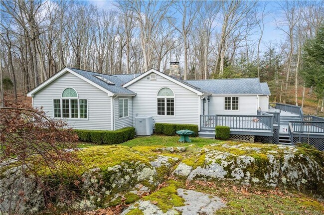 Foto del edificio - 2428 Long Ridge Rd