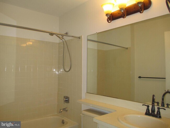 Foto del edificio - 42 Cypress Ct