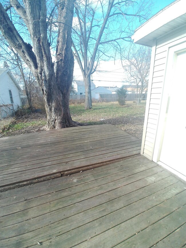 Building Photo - 5010 Buell Dr