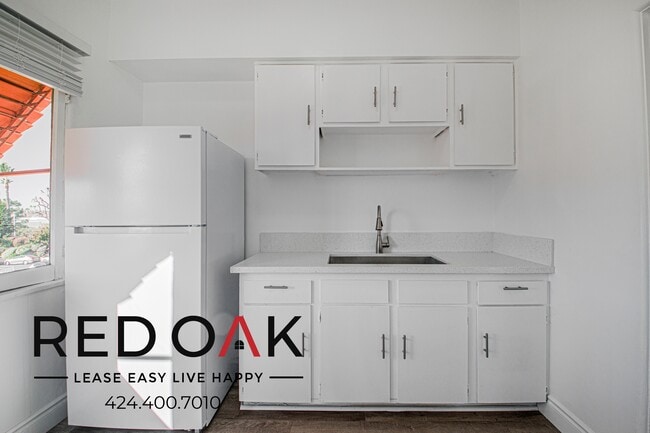 Building Photo - 350 E Cypress Ave