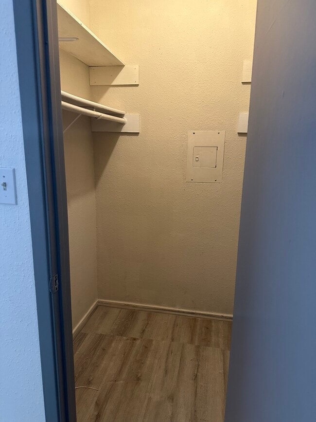 Closet - 10051 Westpark Dr