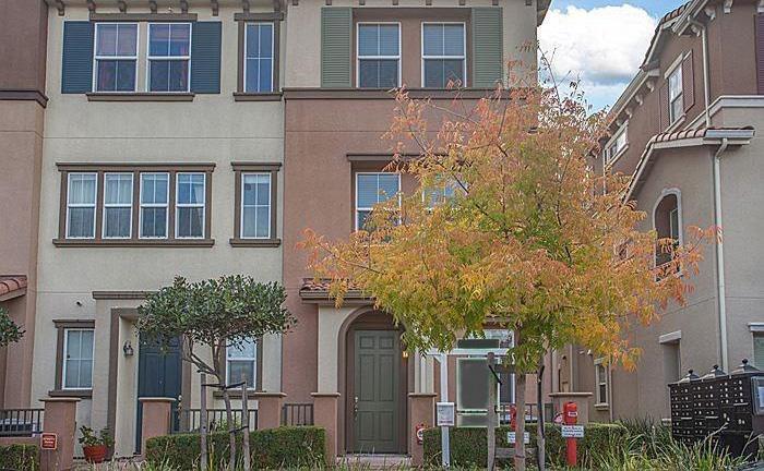 Primary Photo - 123 Burbank St