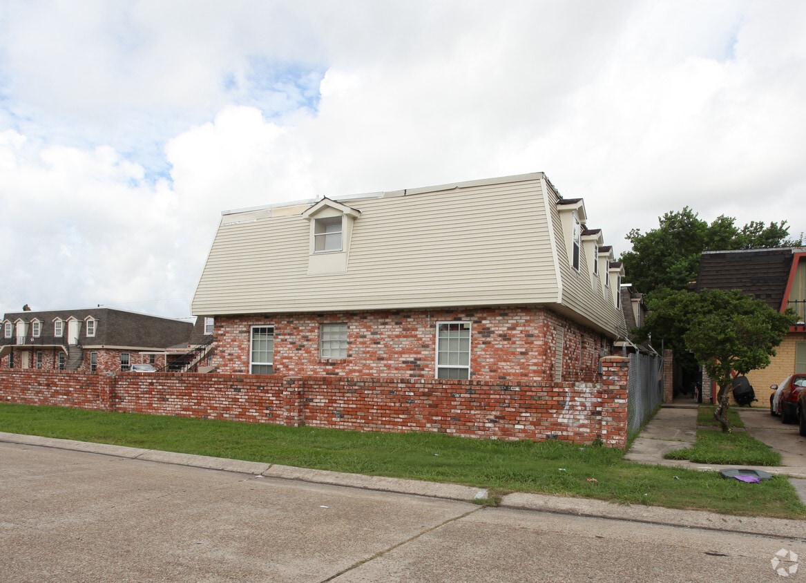 Building Photo - 336 Ruby St