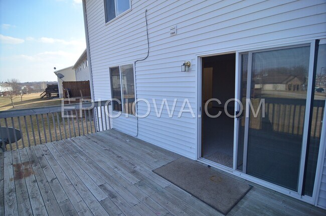 Building Photo - 2815 Ridgeview Way
