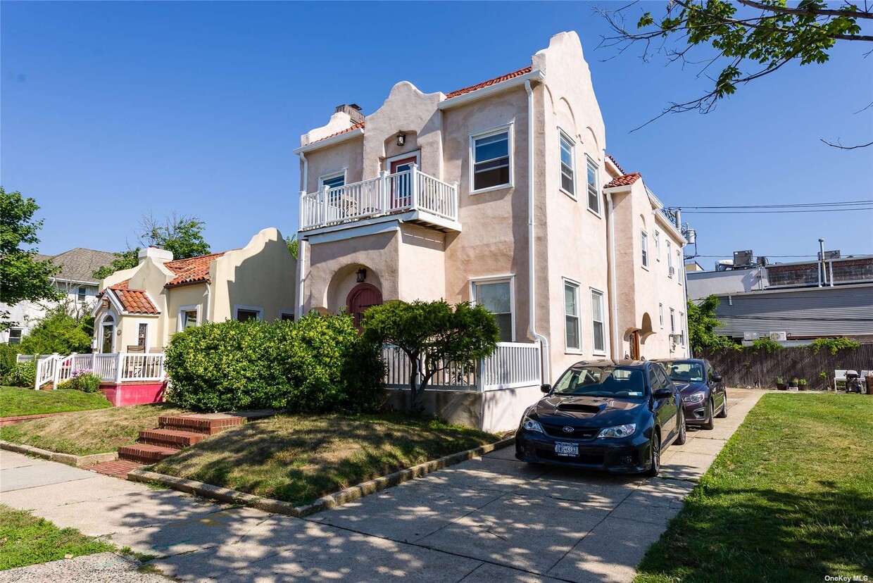 233 W Walnut St, Long Beach, NY 11561 House Rental in Long Beach, NY