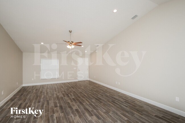 Foto del edificio - 918 Armstrong Rd SE