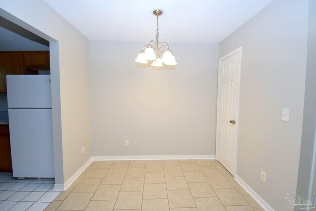 Foto del edificio - 7135 Pearson Rd
