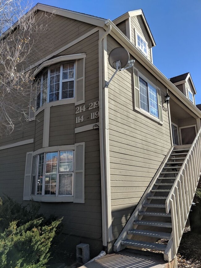 Photo - 3-Bedroom, 2-Bath Oasis: Close to Hospital, Washer/Dryer Included, Parking for 2! Apartment