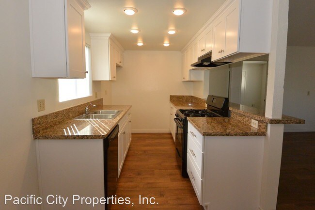 Building Photo - 16661 Island Cir