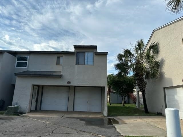 Photo - 1309 Airport Dr Apartment