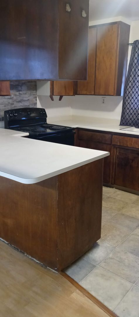 Building Photo - Affordable Home With Large Back Yard