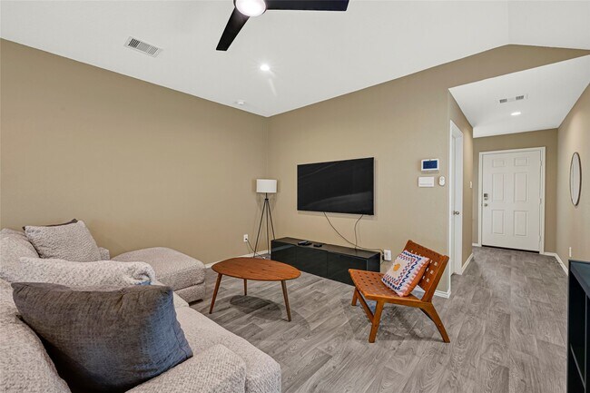 Foto del edificio - 24323 Elmwood Falls Dr