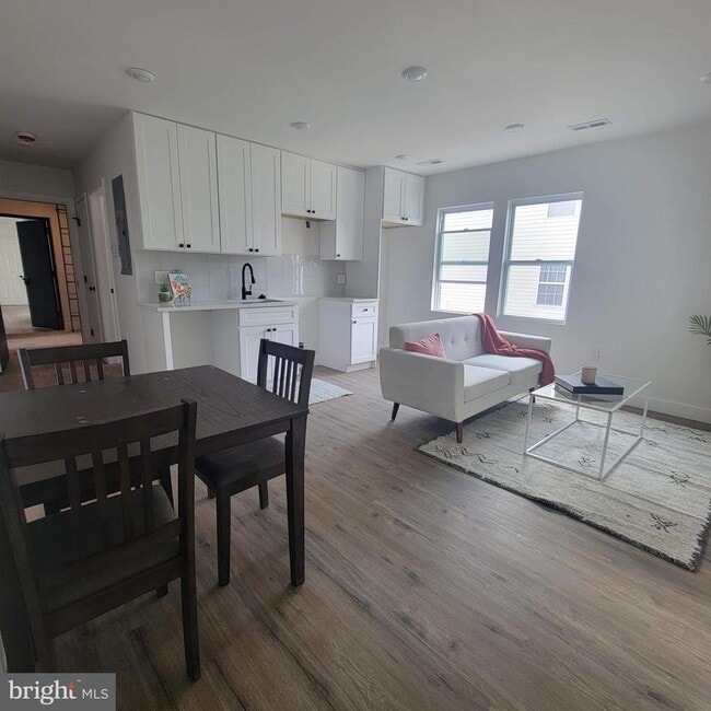 Foto del edificio - 324 61st St NE