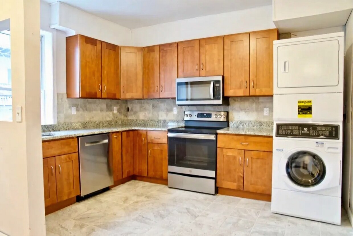 *Las imágenes son muestras representativas de la unidad anunciada. En algunos casos, las unidades reales que visita... - 3 Bickford Ave