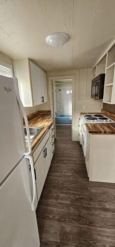 Foto principal - Rent - $1850 1 bed, 1 bath