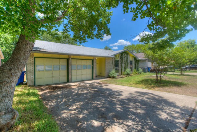 Building Photo - South Austin Hipster Paradise