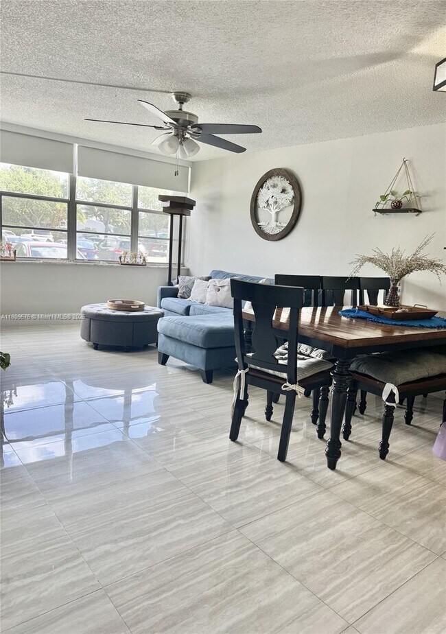 Foto del edificio - 2771 Taft St