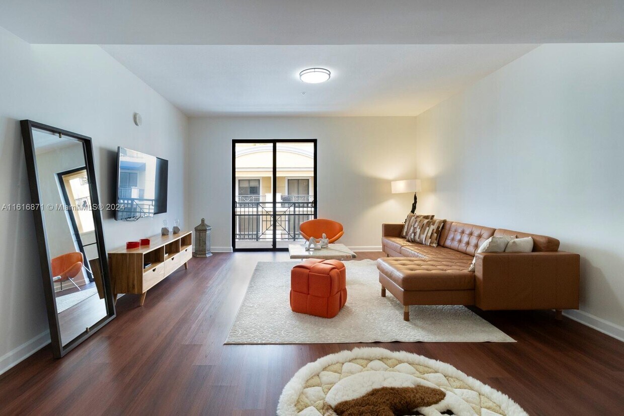 Foto principal - 8395 SW 73rd Ave