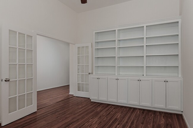 Building Photo - 115 Regan Mead Ct