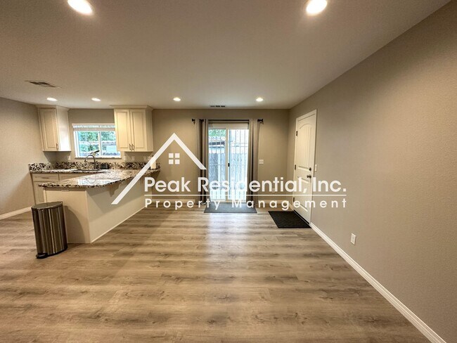 Foto del edificio - Updated North Sacramento 3bd/2ba House wit...