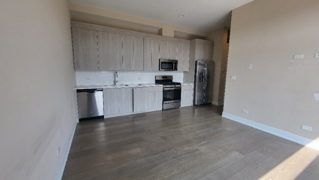 Foto del edificio - 1741 N Western Ave