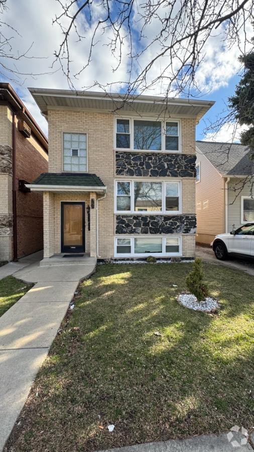 Building Photo - 5647 W Lawrence Ave